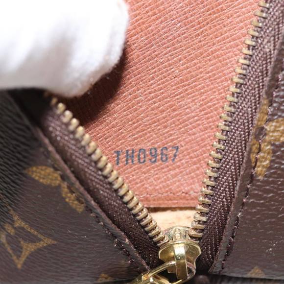 LOUIS VUITTON Monogram Trousse Demi Ronde Cosmetic Pouch M47520 LV Auth 77855 - Picture 12 of 16